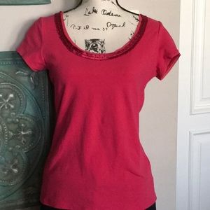 Super Cute WHBM Tee w/ Ruffle collar
